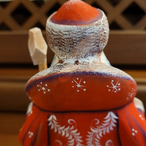 Tyche Art Studio Ukrainian Hand Carved Wooden Santa Tiny Flaw - Picture 7 of 8